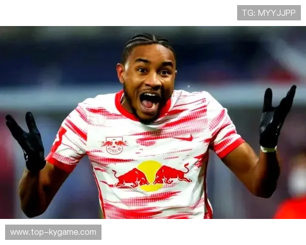 切尔西小范围配合突入禁区，恩昆库顺势破门